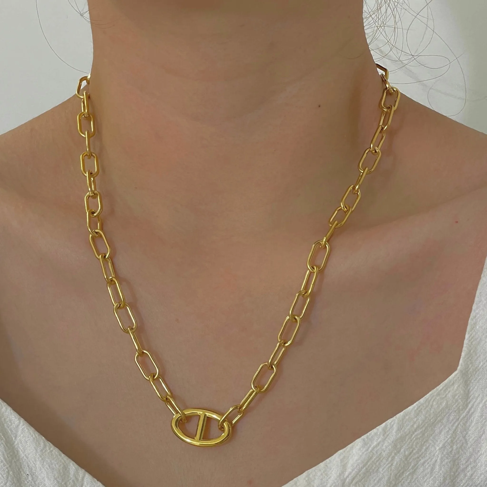 Modern Chunky Chain Necklace Gold