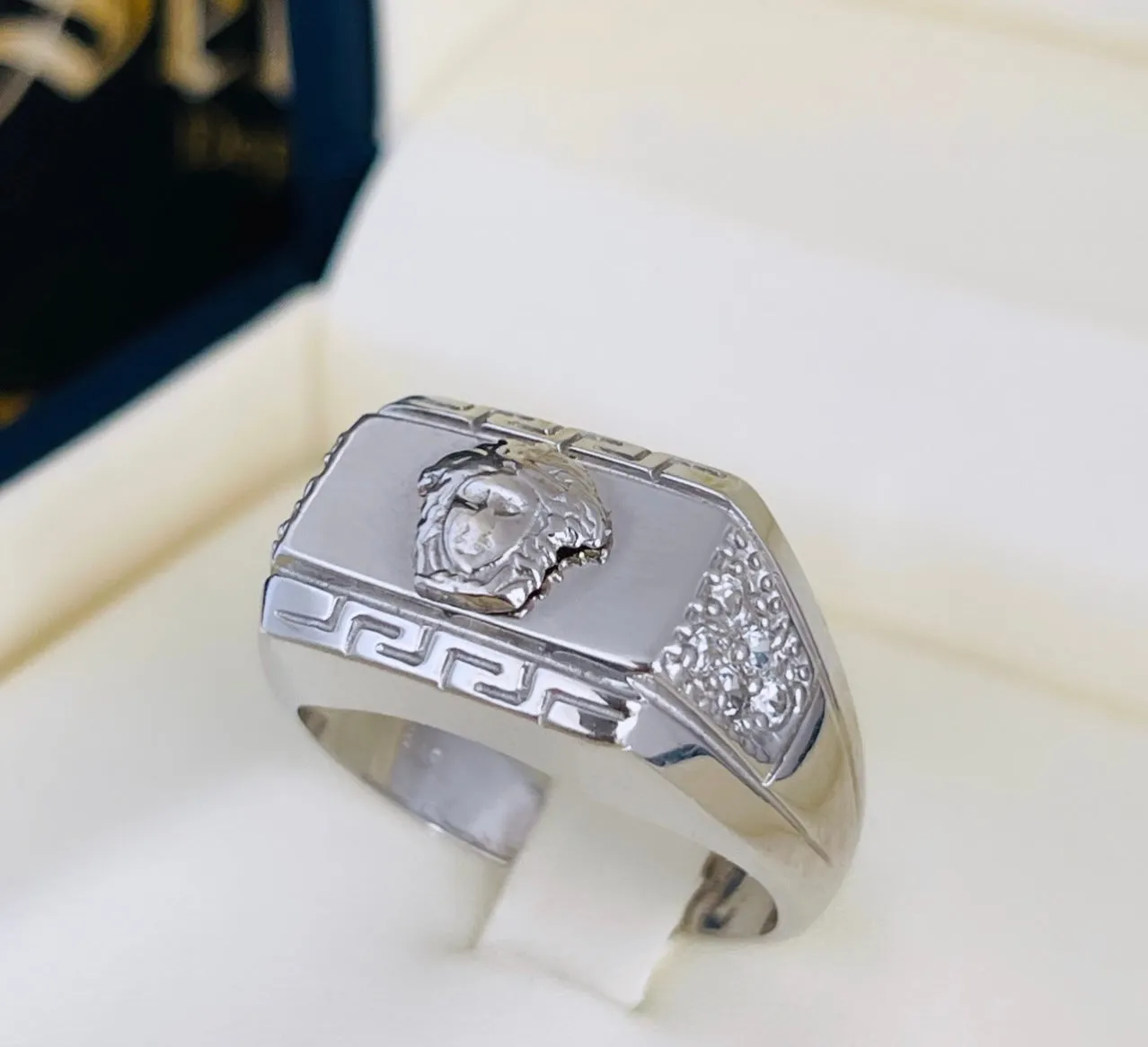 White gold ring MR229